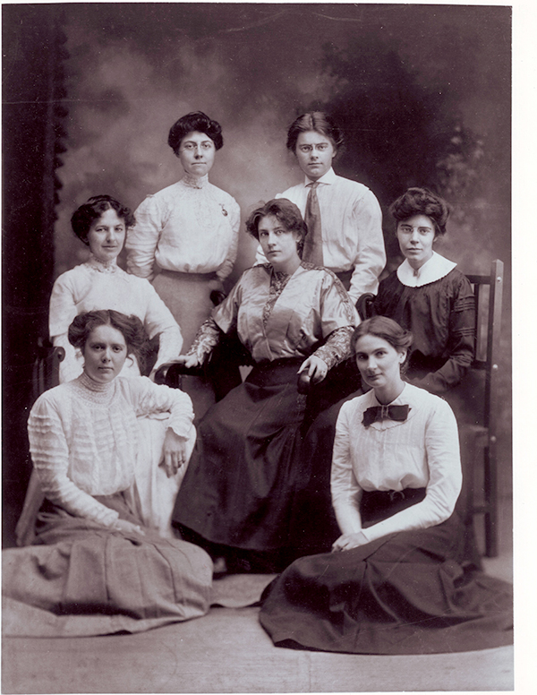 Alice Paul and family. Photo Credit the Alice Paul Institute